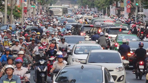 Giao thông ở Việt Nam đặc biệt là các thành phố lớn luôn hỗn loạn Ảnh minh họa
